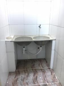 ALUGA-SE CASA PARTE TÉRREA, NA RUA 15, CONJ. JOÃO ALVES.