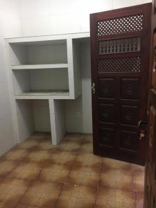 ALUGA-SE CASA PARTE TÉRREA, NA RUA 15, CONJ. JOÃO ALVES.