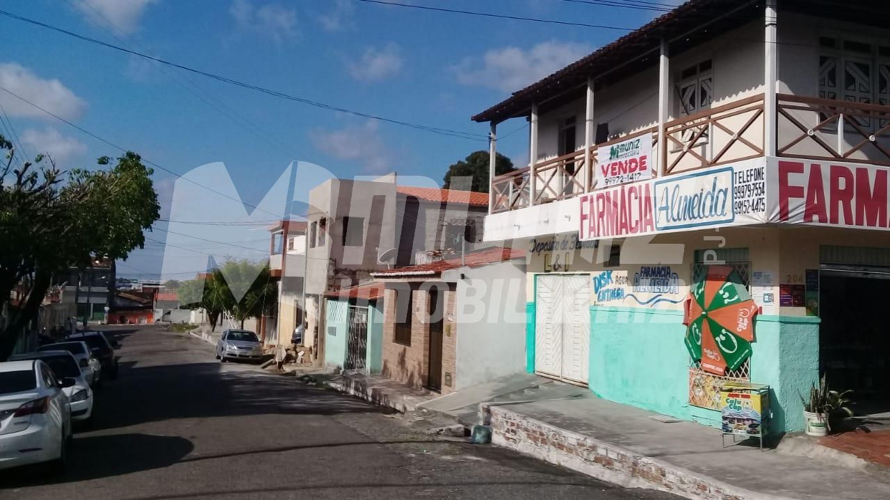 VENDE-SE PRÉDIO COMERCIAL E RESIDENCIAL NA RUA HAITI