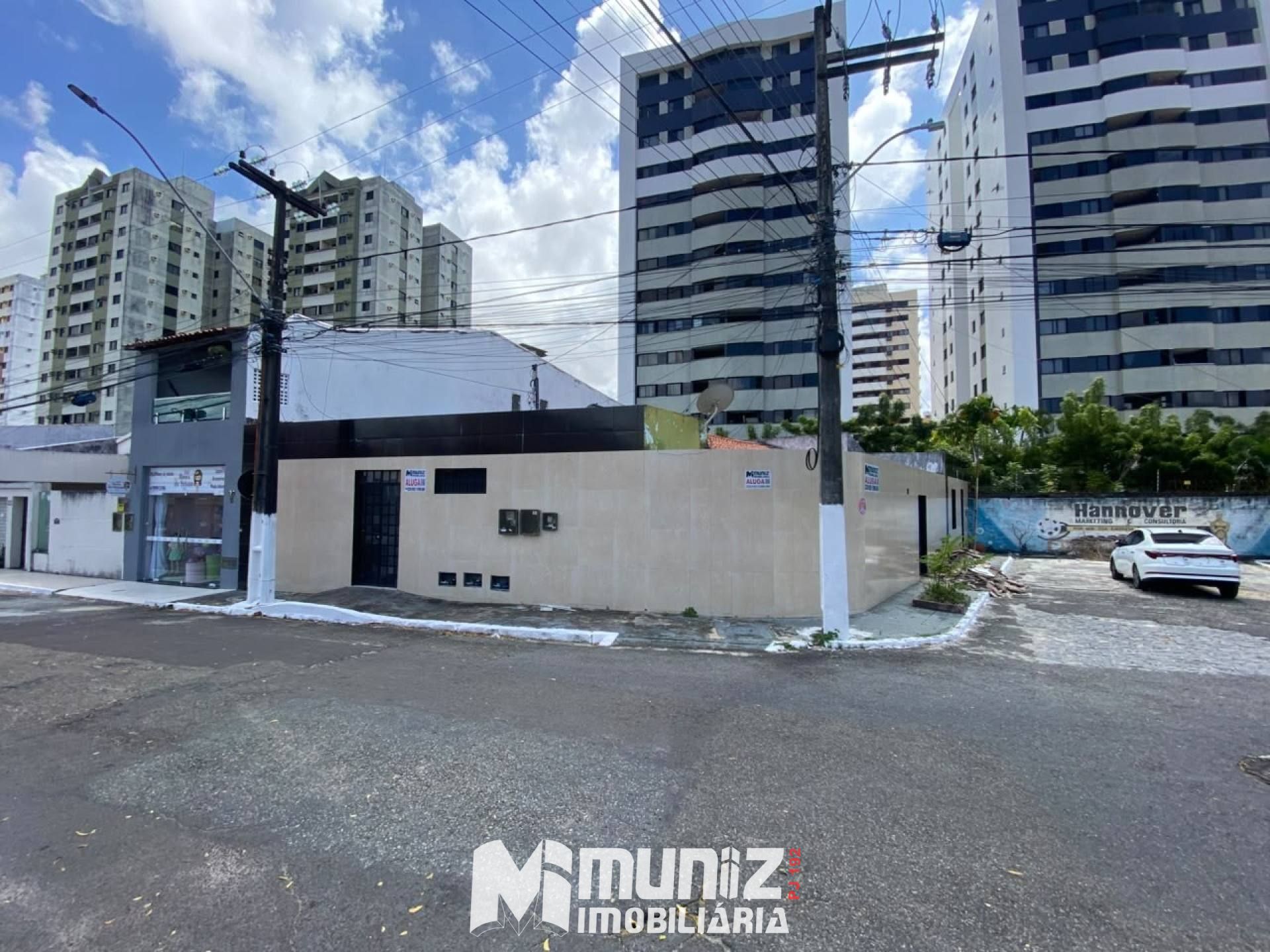 ALUGA-SE CASA BAIRRO LUZIA PRÓX. AO GBARBOSA!