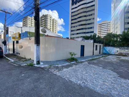 ALUGA-SE CASA RUA ARTUR PORFIRIO DE FARIAS