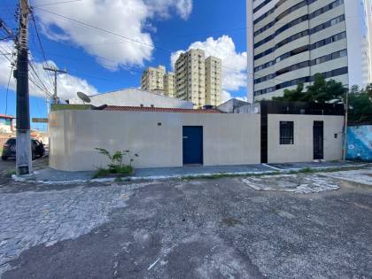 ALUGA-SE CASA RUA ARTUR PORFIRIO DE FARIAS