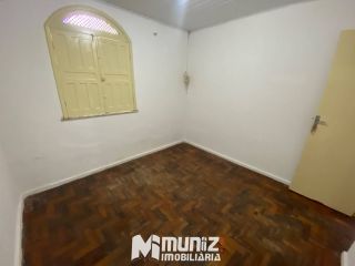 ALUGA-SE CASA BAIRRO LUZIA PRÓX. AO GBARBOSA!