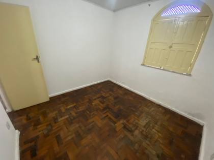 ALUGA-SE CASA RUA ARTUR PORFIRIO DE FARIAS