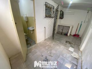ALUGA-SE CASA BAIRRO LUZIA PRÓX. AO GBARBOSA!
