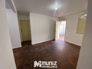 ALUGA-SE CASA BAIRRO LUZIA PRÓX. AO GBARBOSA!