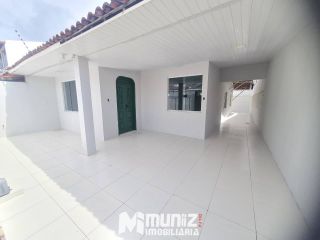 ALUGA-SE  CASA  RUA Dr. LAURO MAIA