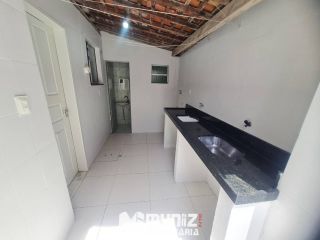 ALUGA-SE  CASA  RUA Dr. LAURO MAIA