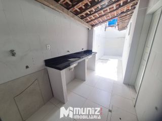 ALUGA-SE  CASA  RUA Dr. LAURO MAIA