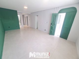 ALUGA-SE  CASA  RUA Dr. LAURO MAIA