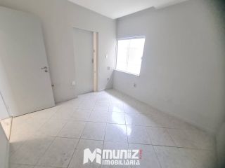 ALUGA-SE  CASA  RUA Dr. LAURO MAIA