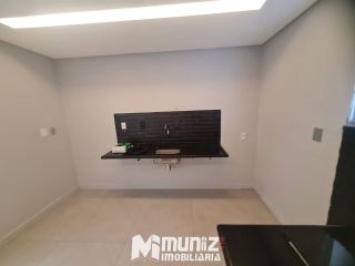 ALUGA-SE  CASA  RUA Dr. LAURO MAIA