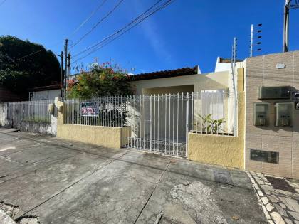 Casa Para Alugar com 2 quartos no bairro Jabotiana em Aracaju