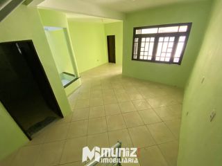 Casa Para Alugar com 2 Pavimentos Rua Padre Caldas - Ponto Novo