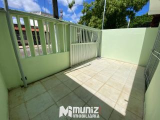 Casa Para Alugar com 2 Pavimentos Rua Padre Caldas - Ponto Novo