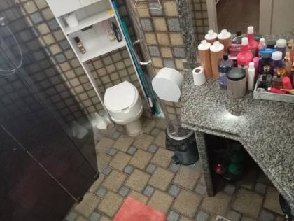 VENDE-SE OTIMA CASA C/PISCINA, NA COROA DO MEIO