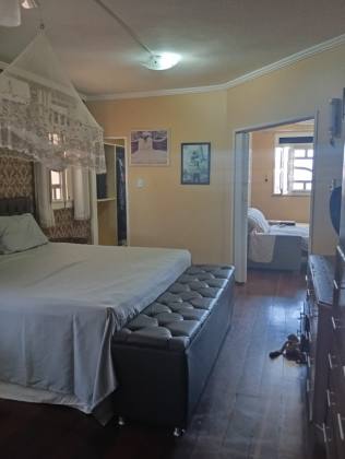 VENDE-SE OTIMA CASA C/PISCINA, NA COROA DO MEIO
