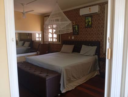 VENDE-SE OTIMA CASA C/PISCINA, NA COROA DO MEIO