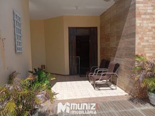 Casa Para Vender com 4 quartos 3 suítes no bairro Coroa do Meio em Aracaju