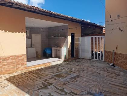 VENDE-SE OTIMA CASA C/PISCINA, NA COROA DO MEIO