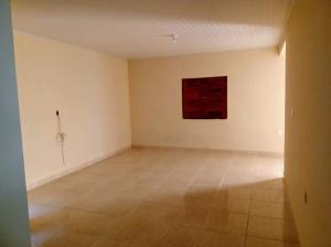 ALUGA-SE  CASA  RUA B. LOTEAMENTO CAMINHO DA PRAIA