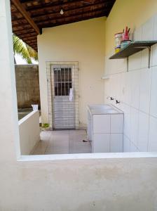 ALUGA-SE  CASA  RUA B. LOTEAMENTO CAMINHO DA PRAIA