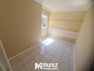 ALUGA-SE ÓTIMO  APT. COND. SOLAR DA BARRA