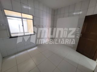 ALUGA-SE CASA NA P/ TÉRREA NA RUA MIRON DE OLIVEIRA RIBEIRO