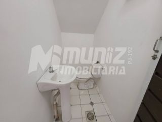 ALUGA-SE CASA NA P/ TÉRREA NA RUA MIRON DE OLIVEIRA RIBEIRO