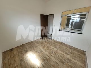 ALUGA-SE CASA NA P/ TÉRREA NA RUA MIRON DE OLIVEIRA RIBEIRO