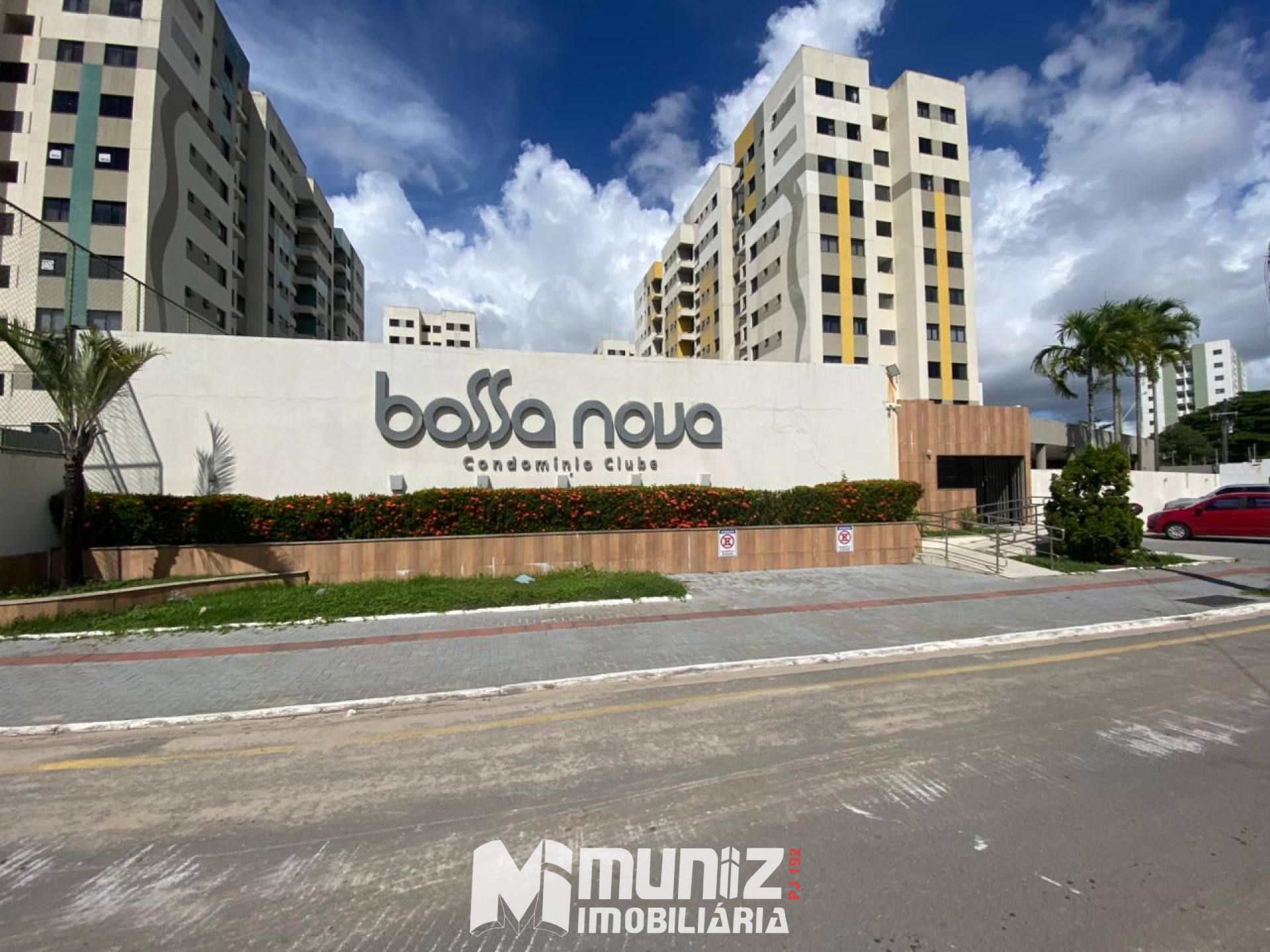 ALUGA-SE  APARTAMENTO NO COND. BOSSA NOVA - JABOTIANA