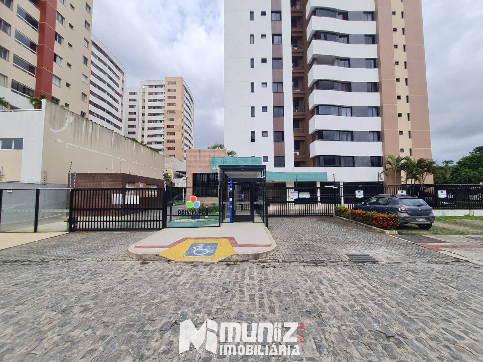 ALUGA-SE APTO SEMI-MOBILIADO NO COND. PRIVILLEGE RESIDENCE - BAIRRO JABOTIANA