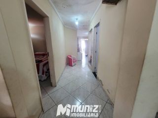 vende-se casa com quintal enorme - Rua Aristide Bispo