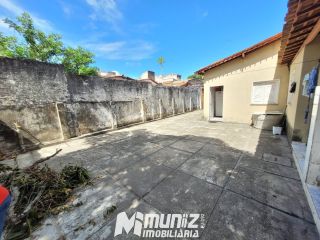 vende-se casa com quintal enorme - Rua Aristide Bispo