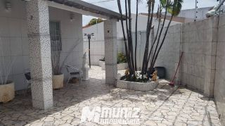 VENDE-SE CASA DE ESQUINA  PRÓX AO TERMINAL - MARCOS FREIRE II
