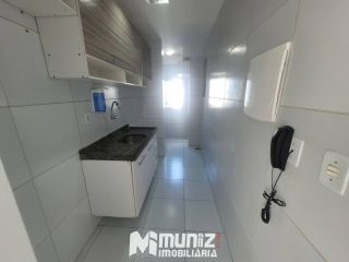 Apartamento Para Alugar com 3 quartos no Condomínio Mar De Aruana II