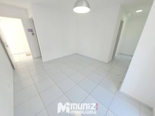 Apartamento Para Alugar com 3 quartos no Condomínio Mar De Aruana II