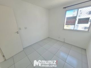 Apartamento Para Alugar com 3 quartos no Condomínio Mar De Aruana II