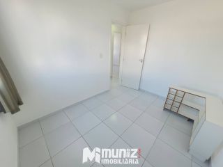 Apartamento Para Alugar com 3 quartos no Condomínio Mar De Aruana II