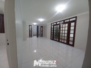 Casa Ampla Disponível Para Aluguel Na Rua Luiz Carlos De Aguiar Machado