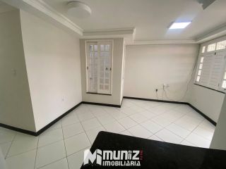 ALUGA-SE CASA RUA AUGUSTO LUZ