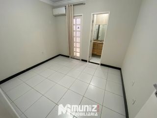 ALUGA-SE CASA RUA AUGUSTO LUZ
