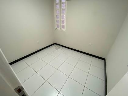 Aluga-se casa grande e pronta para morar no bairro Suíssa!