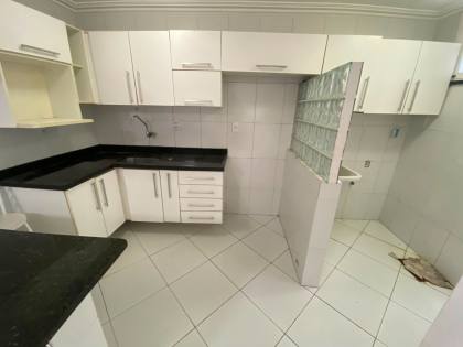 Aluga-se casa grande e pronta para morar no bairro Suíssa!