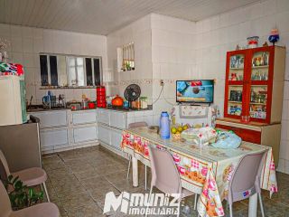 Casa Ampla à Venda em Localização Privilegiada – Farolândia