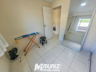 Apartamento com Varanda à Venda no Recanto das Árvores – Desocupado e Pronto para Morar!