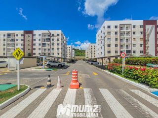Apartamento com Varanda à Venda no Recanto das Árvores – Desocupado e Pronto para Morar!