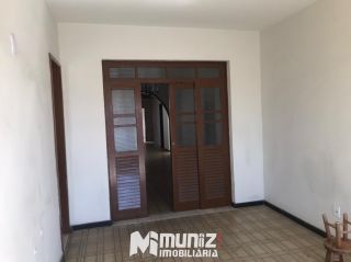 VENDE-SE CASA TERREA NA RUA BAHIA PROX AO CRUZAMENTO DA AV SÃO PAULO6