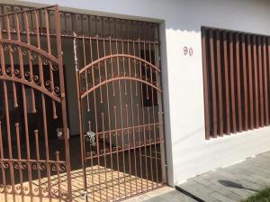 VENDE-SE CASA TERREA NA RUA BAHIA PROX AO CRUZAMENTO DA AV SÃO PAULO6