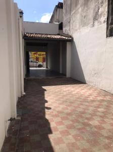 VENDE-SE CASA TERREA NA RUA BAHIA PROX AO CRUZAMENTO DA AV SÃO PAULO6